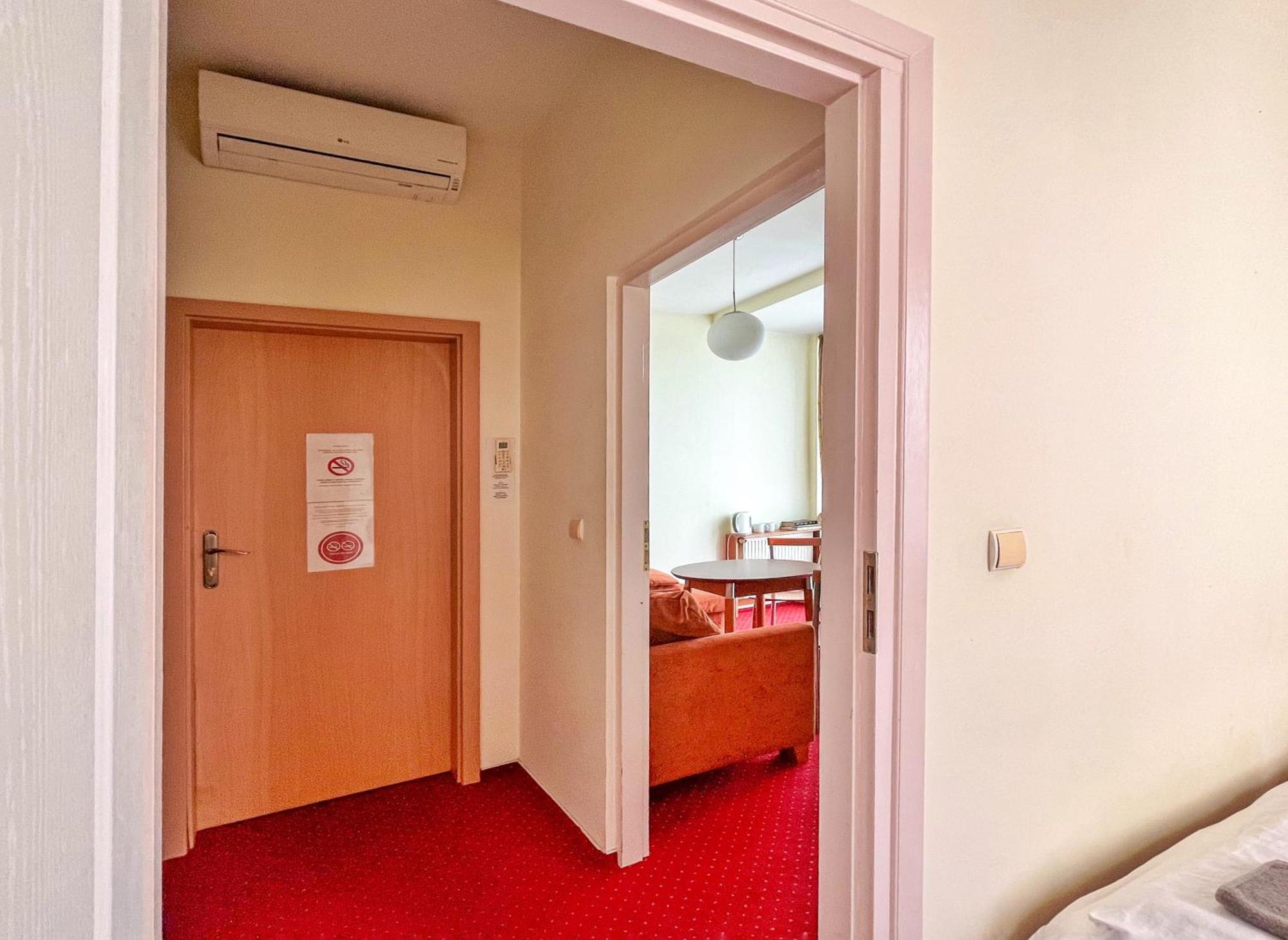 Hostel Fry House Warschau Exterior foto